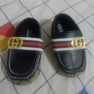 Gucci infant shoes